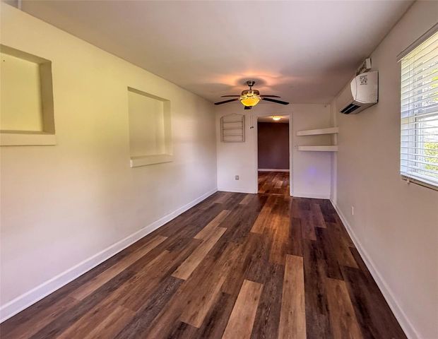 880 EMERALD DR, Mount Dora, FL 32757