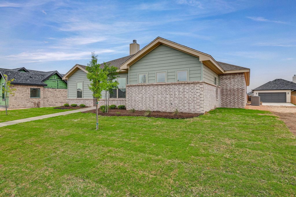 Image 3 of property listing at 3616 Grandview Drive, San Angelo, TX 76904