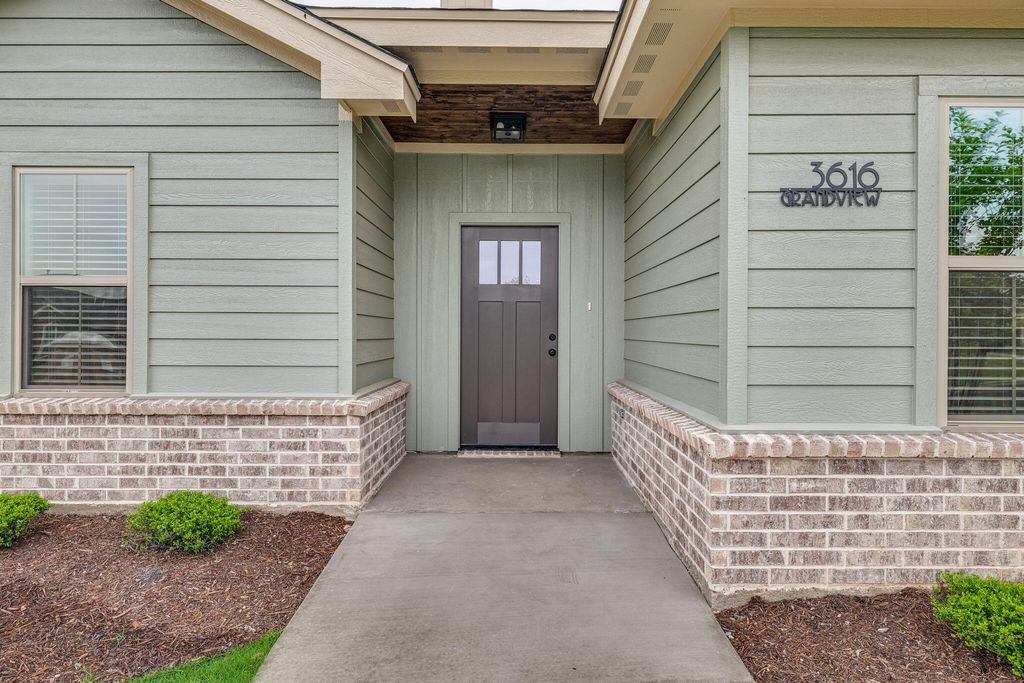 Image 5 of property listing at 3616 Grandview Drive, San Angelo, TX 76904