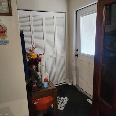 1922 NE 20th CT, Cape Coral, FL 33909