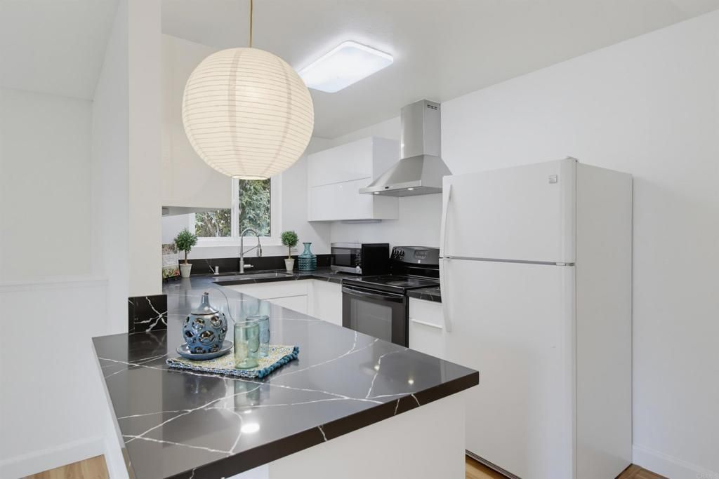 8025 Camino Kiosco, San Diego, CA 92122 — photo 4