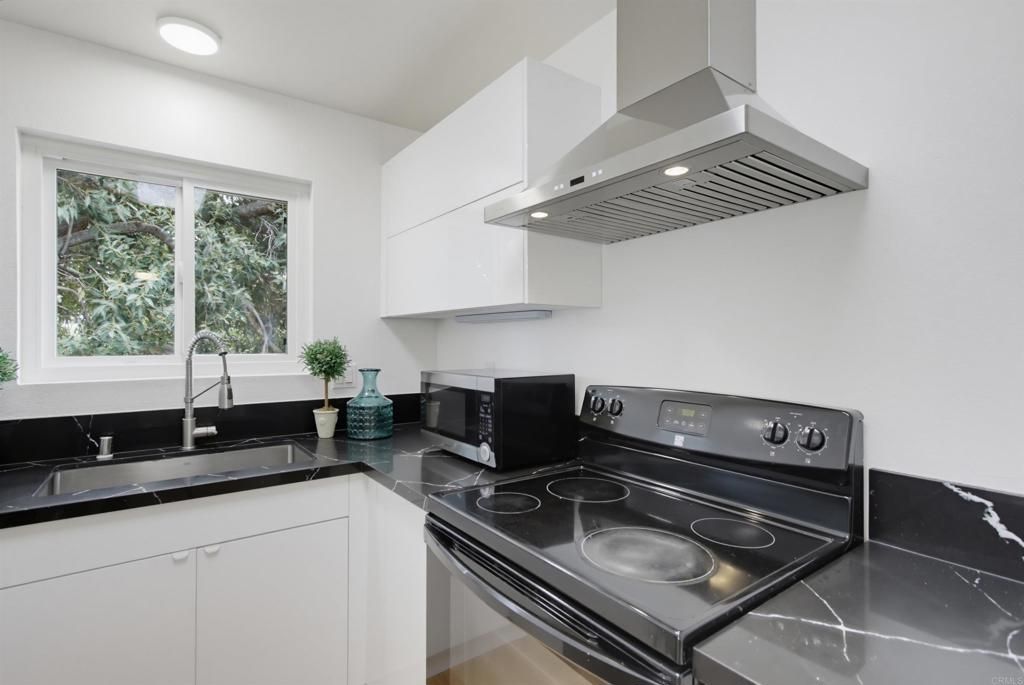 8025 Camino Kiosco, San Diego, CA 92122 — photo 5