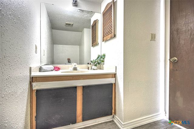 1304 Royal Crest Drive, Killeen, TX 76549