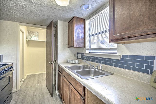 1304 Royal Crest Drive, Killeen, TX 76549