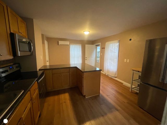 86 Webb Street, Hamden, CT 06517