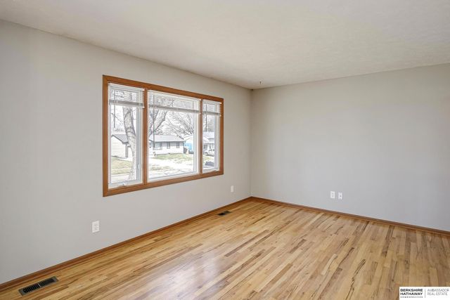 3505 S 130TH Street, Omaha, NE 68144