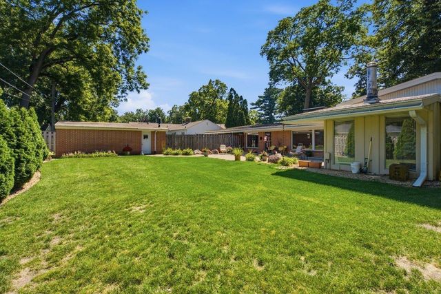 2810 Neola Street, Cedar Falls, IA 50613