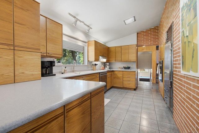 2810 Neola Street, Cedar Falls, IA 50613