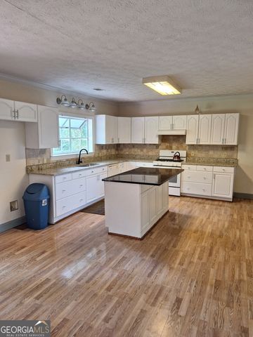 191 LaGrange Street, Grantville, GA 30220