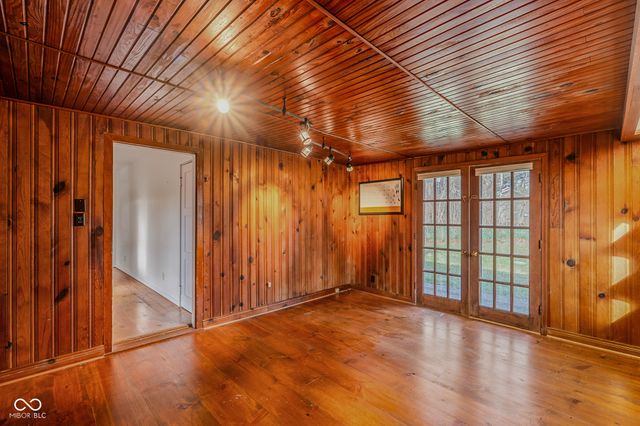 996 Old State Road 46, Nashville, IN 47448