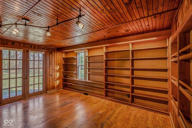 996 Old State Road 46, Nashville, IN 47448