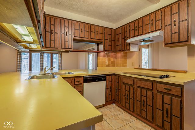 996 Old State Road 46, Nashville, IN 47448