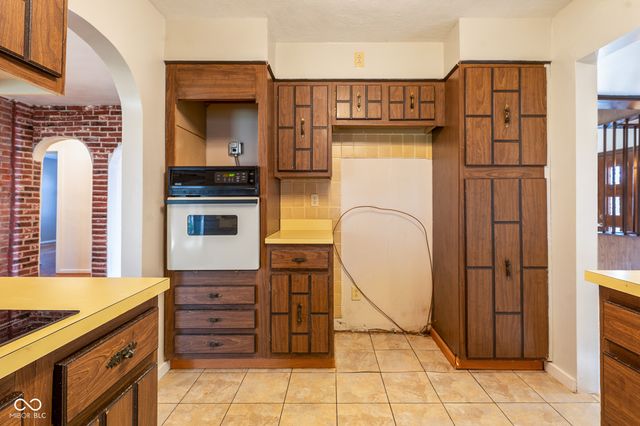 996 Old State Road 46, Nashville, IN 47448