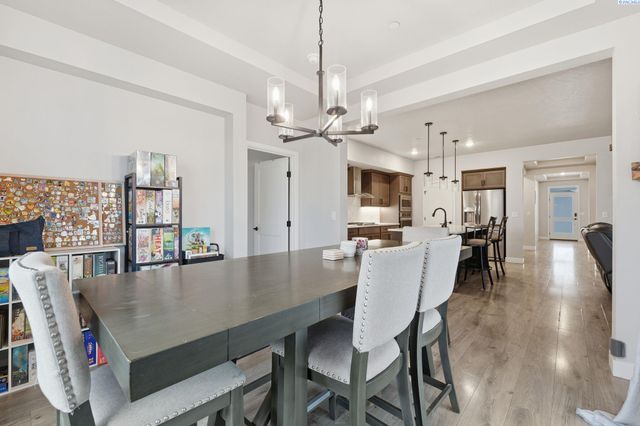 2572 Clark Ridge Dr, Richland, WA 99352