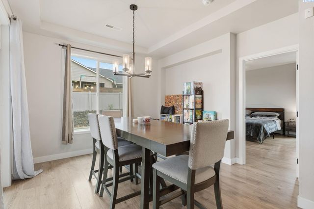 2572 Clark Ridge Dr, Richland, WA 99352