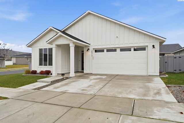 2572 Clark Ridge Dr, Richland, WA 99352