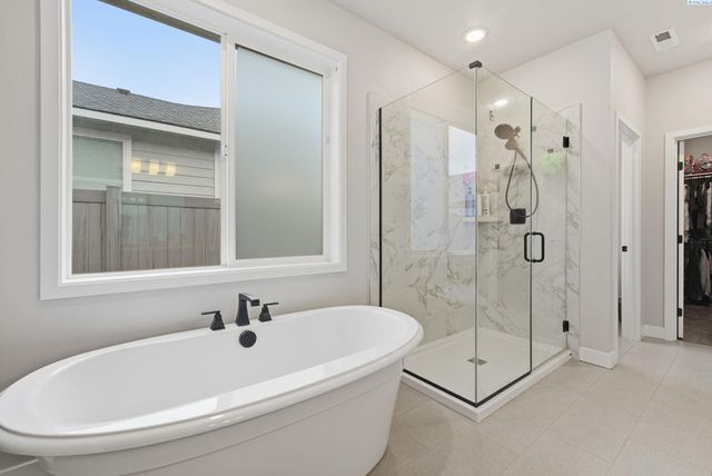 2572 Clark Ridge Dr, Richland, WA 99352