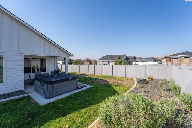2572 Clark Ridge Dr, Richland, WA 99352