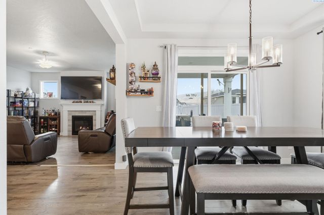 2572 Clark Ridge Dr, Richland, WA 99352