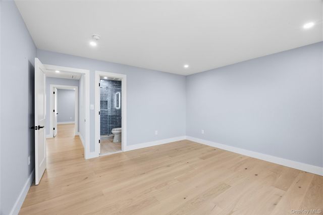 12 Friends Lane, Westbury, NY 11590