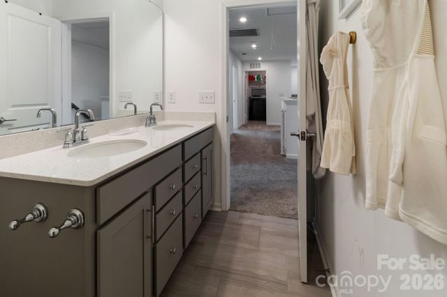 11104 Godwit Lane, Charlotte, NC 28278