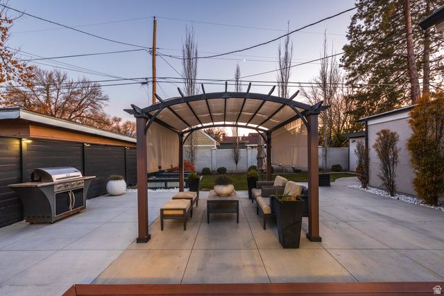 4971 S WESTMOOR RD, Holladay, UT 84117