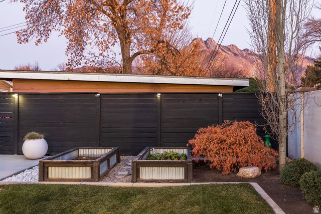 4971 S WESTMOOR RD, Holladay, UT 84117