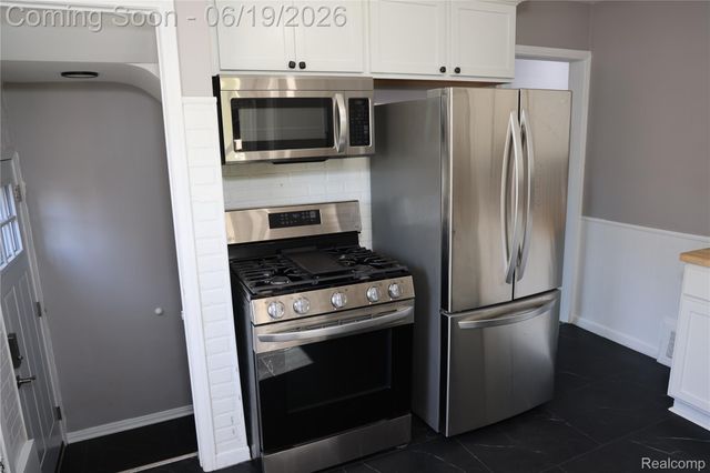 17396 Brody Avenue, Allen Park, MI 48101
