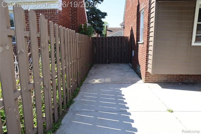 17396 Brody Avenue, Allen Park, MI 48101