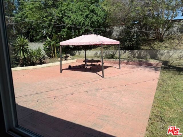 11648 Prager Avenue, Sylmar, CA 91342