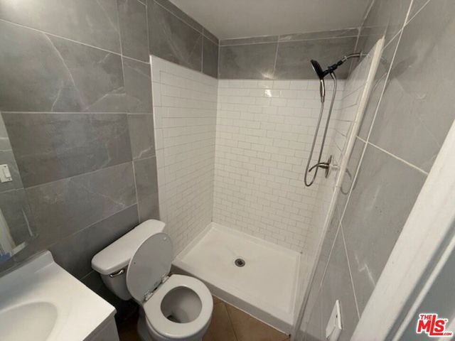 11648 Prager Avenue, Sylmar, CA 91342