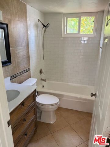 11648 Prager Avenue, Sylmar, CA 91342