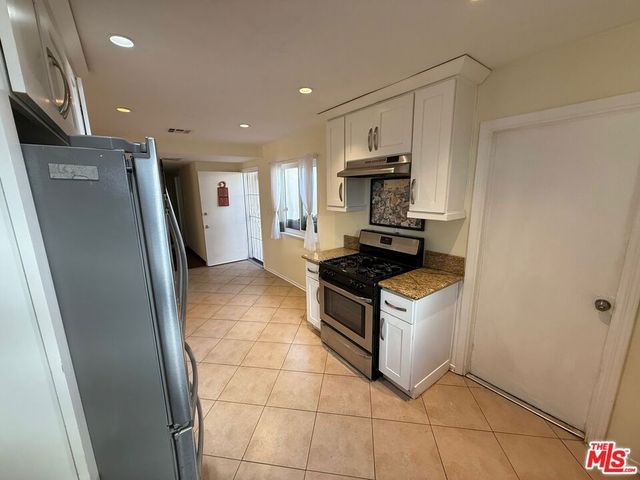 11648 Prager Avenue, Sylmar, CA 91342