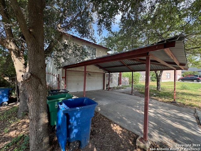 2117 Farmsville, San Antonio, TX 78245