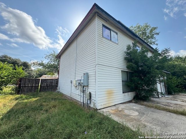 2117 Farmsville, San Antonio, TX 78245