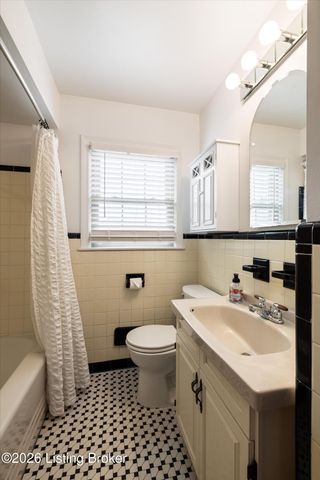 1705 Quarry Hill Rd, Louisville, KY 40213