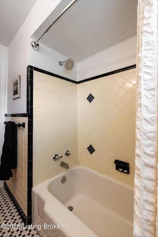 1705 Quarry Hill Rd, Louisville, KY 40213