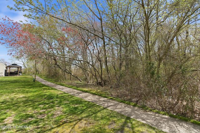 38 Mediterranean Court, Barnegat, NJ 08005