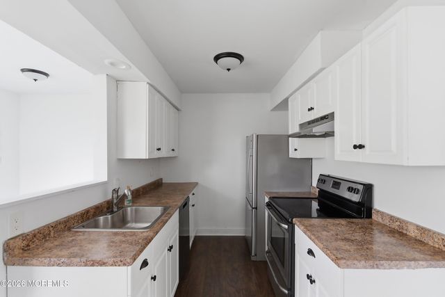 38 Mediterranean Court, Barnegat, NJ 08005