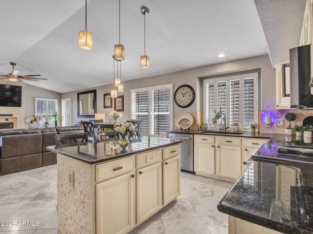 7846 W BEHREND Drive, Glendale, AZ 85308