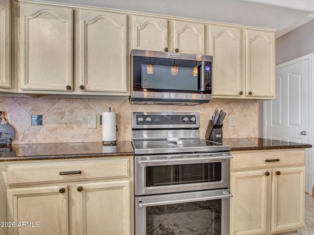 7846 W BEHREND Drive, Glendale, AZ 85308