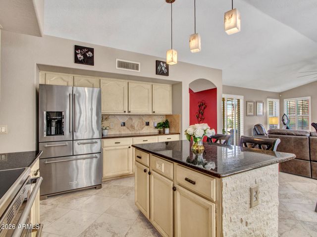 7846 W BEHREND Drive, Glendale, AZ 85308