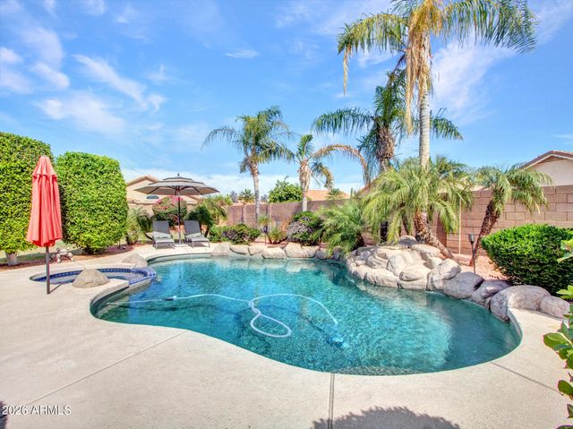 7846 W BEHREND Drive, Glendale, AZ 85308