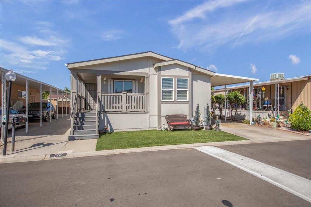 275 Burnett Avenue, Morgan Hill, CA 95037