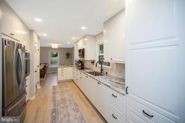 5200 SIGNAL CORPS DR, Fredericksburg, VA 22408