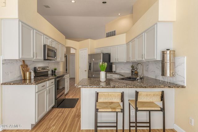 6071 W SHANNON Street, Chandler, AZ 85226