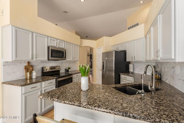 6071 W SHANNON Street, Chandler, AZ 85226