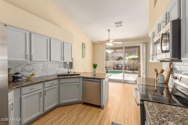 6071 W SHANNON Street, Chandler, AZ 85226