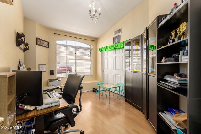 6071 W SHANNON Street, Chandler, AZ 85226