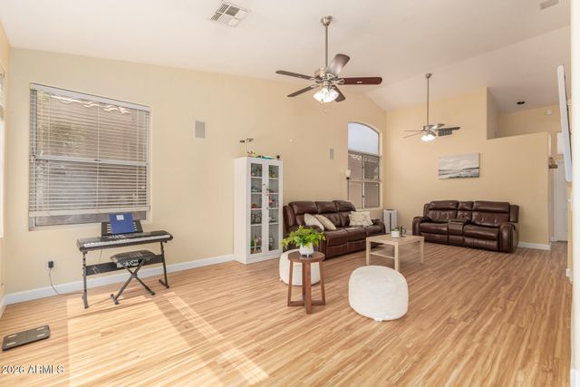 6071 W SHANNON Street, Chandler, AZ 85226